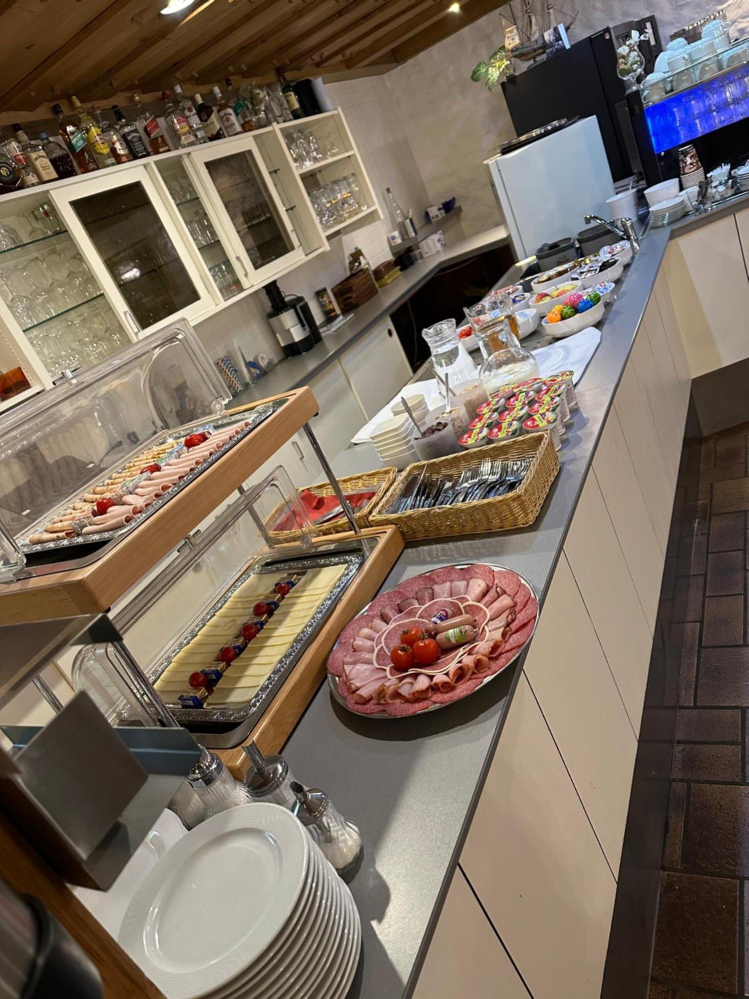Hotel Hellers Twenty Four I -24H-Check-In- フリードリヒスハーフェン エクステリア 写真